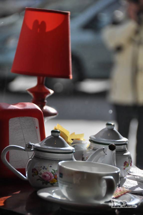 Detalhes da decoração de charmoso café no centro de Punta Arenas, no sul do Chile